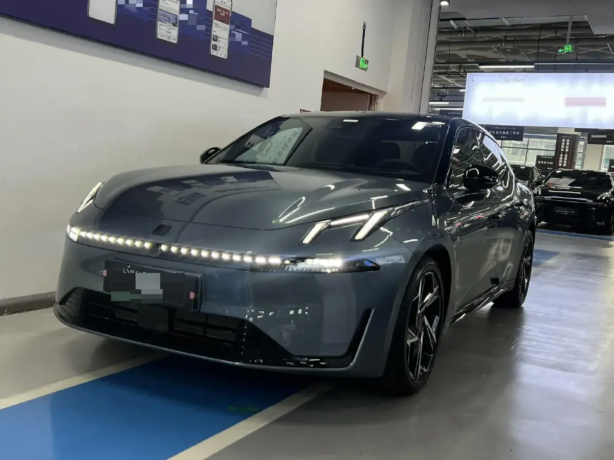 2025 LYNK&CO 06 EM-P 1.5L 120HP L4 3DHT PHEV 19.09KWH