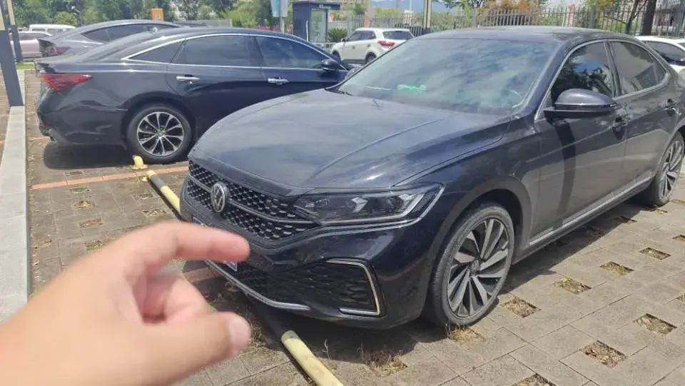 2022 Volkswagen Passat 2.0T 186HP L4 7DCT