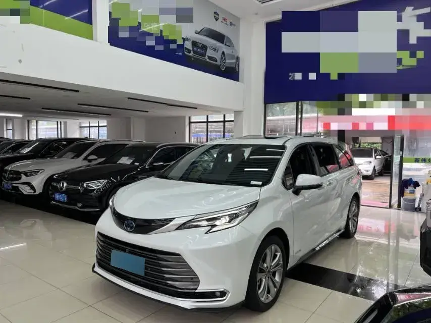 2023 Toyota Sienna 2.5L 189HP L4 E-CVT Hybrid