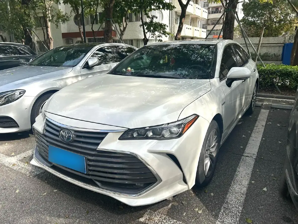 2019 Toyota Avalon 2.5L 178HP L4 E-CVT Hybrid