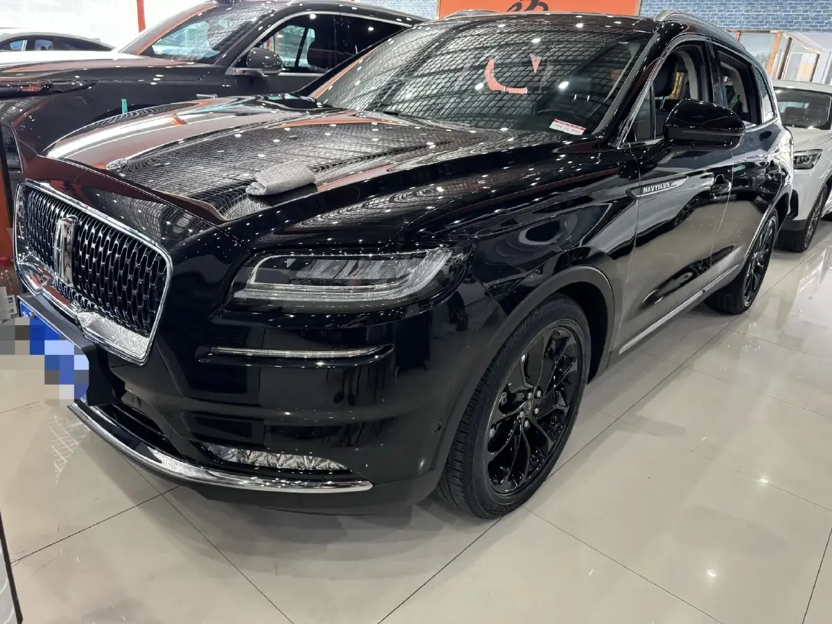 2021 Lincoln Nautilus 2.0T 245HP L4 8AT