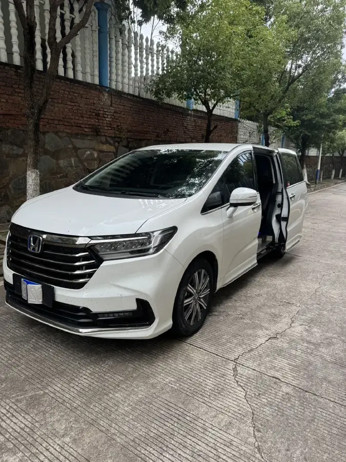 2022 Honda Odyssey 2.0L 146HP L4 E-CVT Hybrid