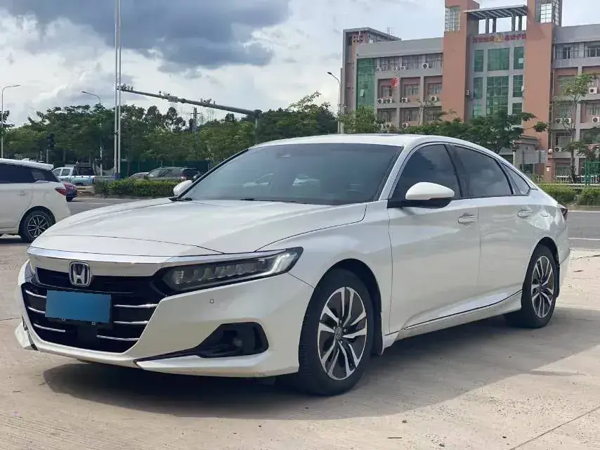 2022 Honda Accord 2.0L 146HP L4 E-CVT Hybrid