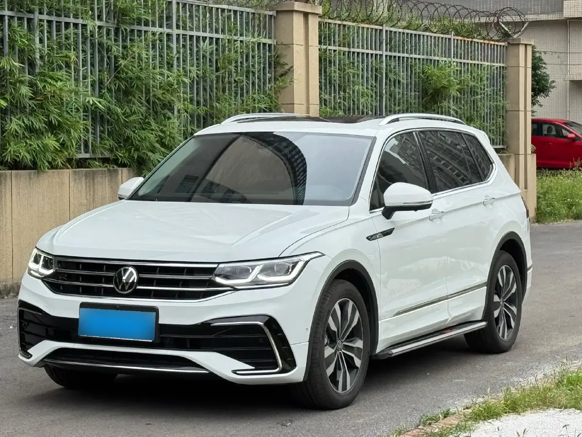 2024 Volkswagen Tiguan L 2.0T 186HP L4 7DCT