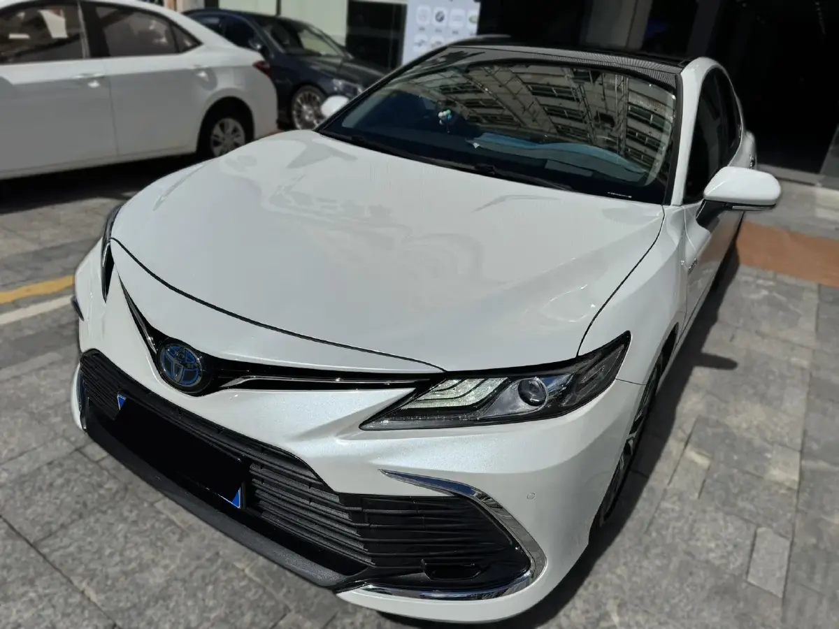 2021 Toyota Camry 2.5L 178HP L4 E-CVT Hybrid