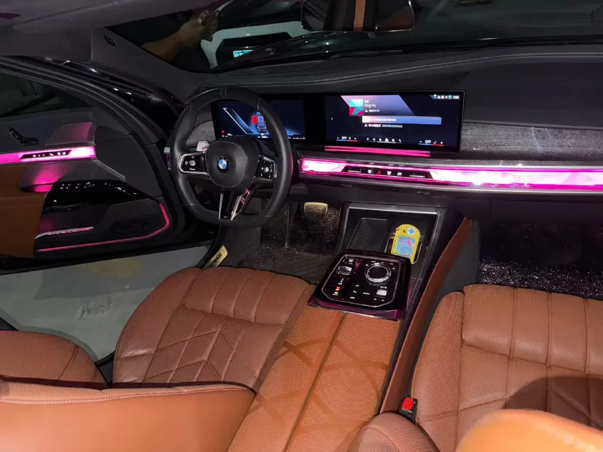 2023 BMW 3.0T 333HP L6 8AT,autocango,china used car exporter,china ev exporter,chinese used car exporter,chinese used ev exporter