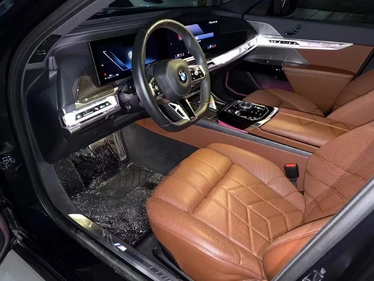 2023 BMW 3.0T 333HP L6 8AT,autocango,china used car exporter,china ev exporter,chinese used car exporter,chinese used ev exporter