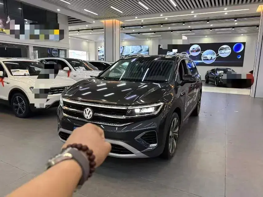 2023 Volkswagen Talagon 2.0T 220HP L4 7DCT