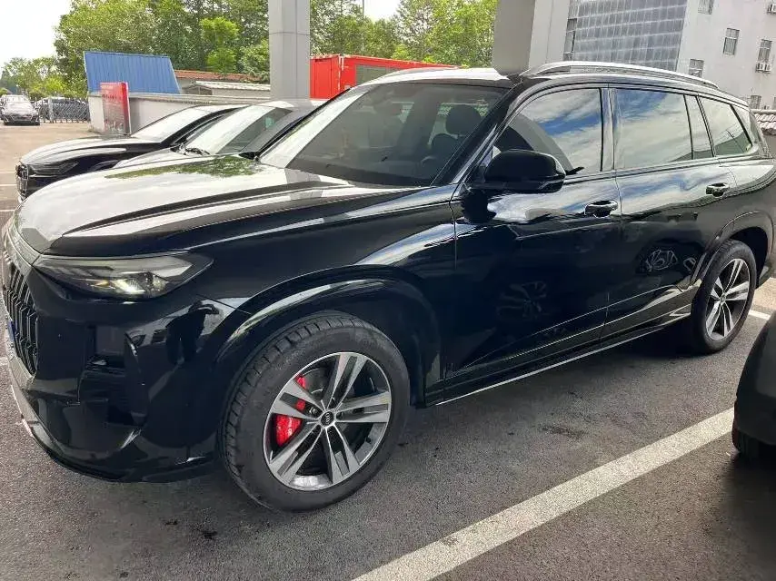 2025 Audi Q6 2.0T 231HP L4 7DCT