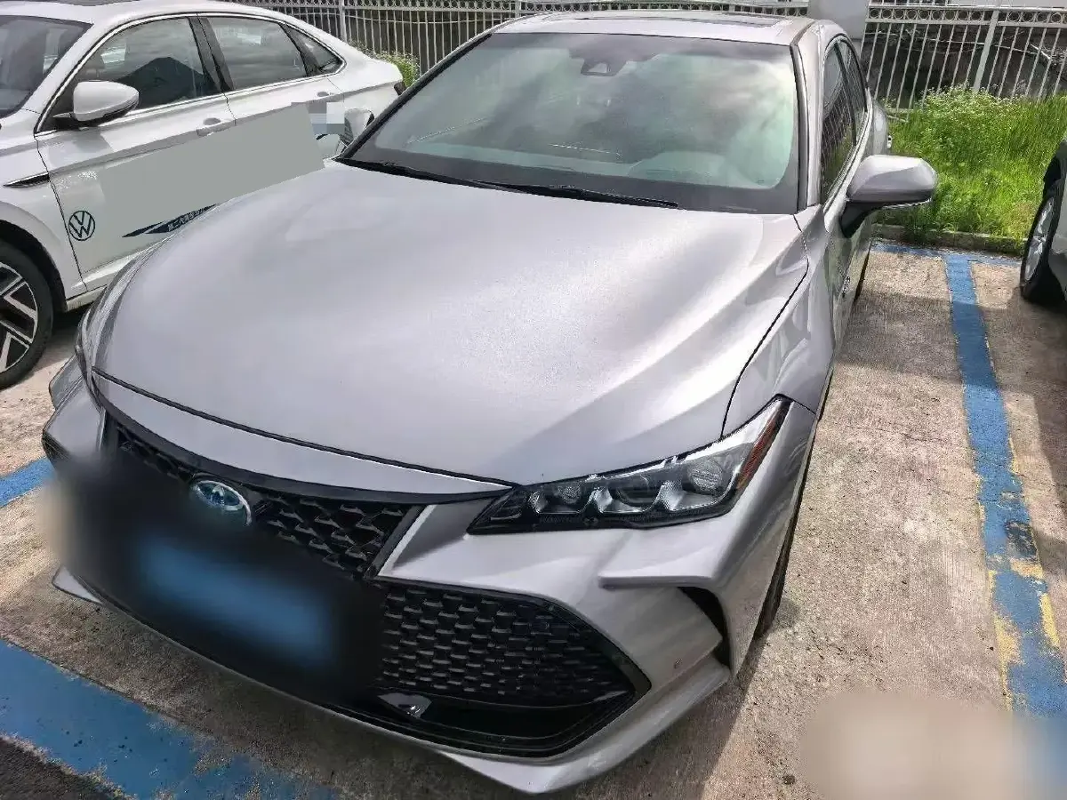 2022 Toyota Avalon 2.5L 178HP L4 E-CVT Hybrid