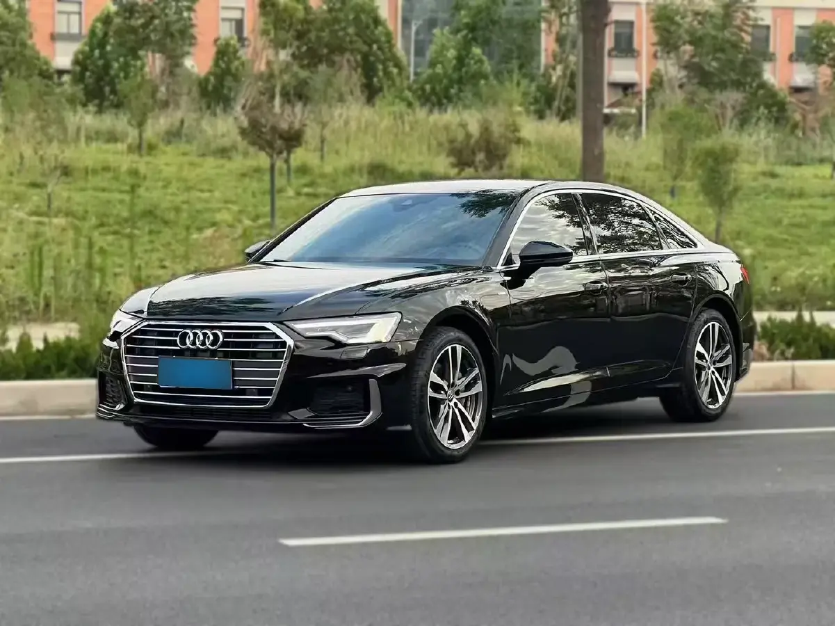2022 Audi A6L 2.0T 190HP L4 7DCT