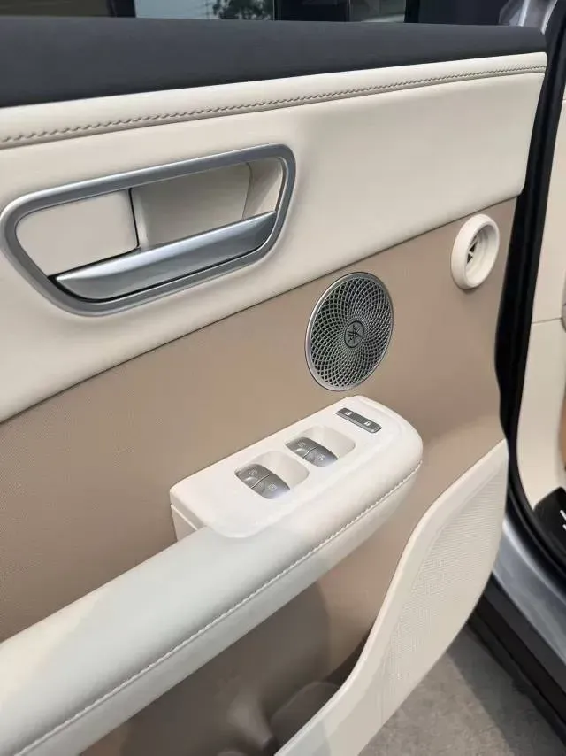 2025 Toyota BZ3X BEV 58.37KWH,autocango,china used car exporter,china ev exporter,chinese used car exporter,chinese used ev exporter