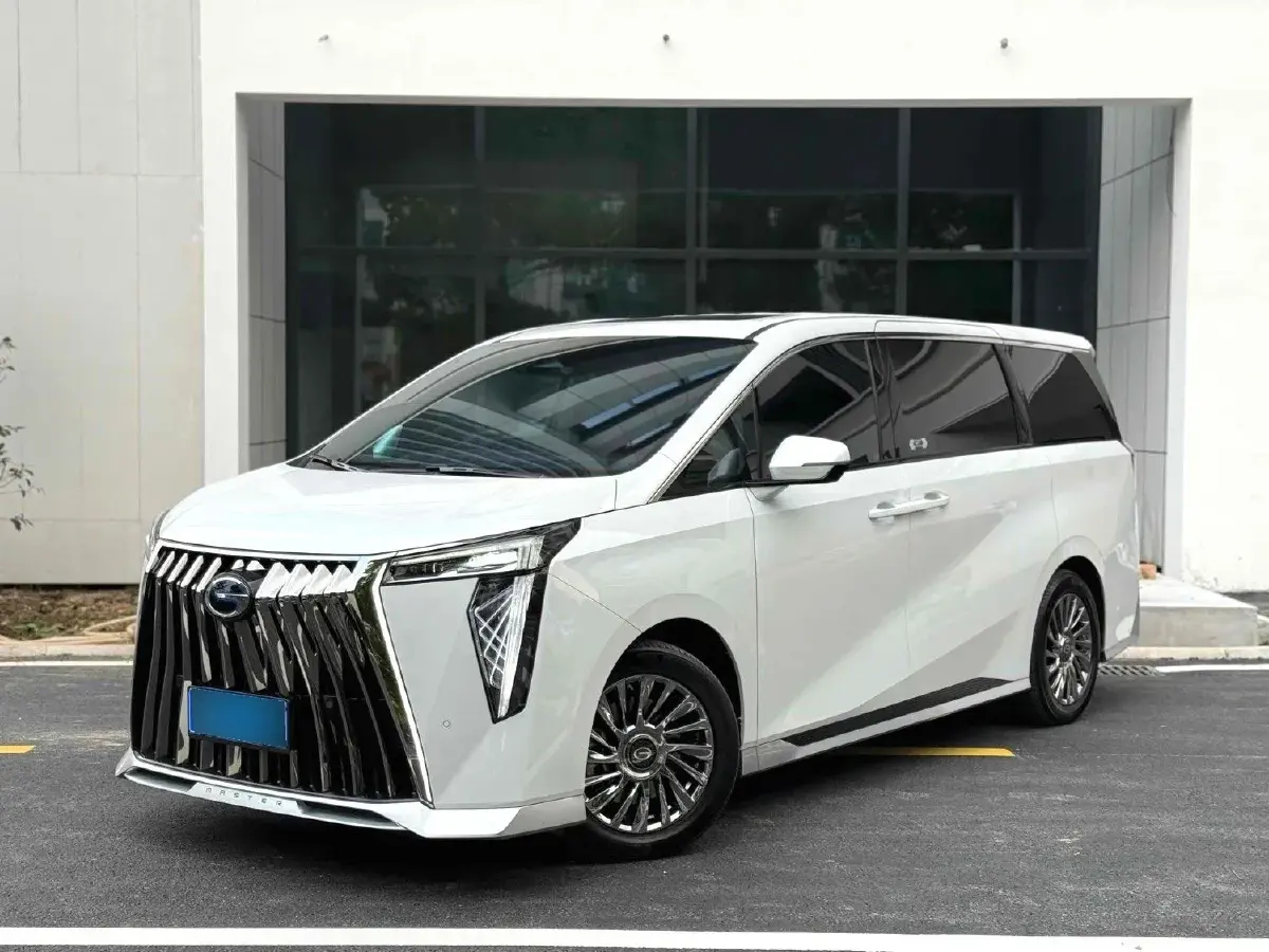 2023 GAC Trumpchi M8 2.0T 190HP L4 E-CVT Hybrid