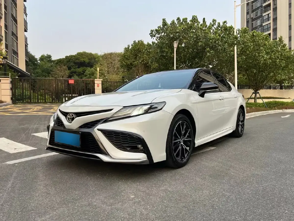 2021 Toyota Camry 2.5L 209HP L4 8AT