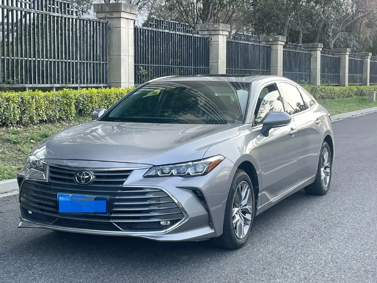 2019 Toyota Avalon 2.5L 209HP L4 8AT