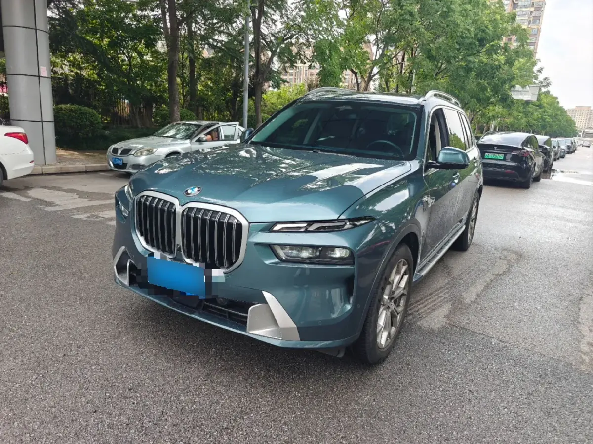 2023 BMW X7 3.0T 381HP L6 8AT