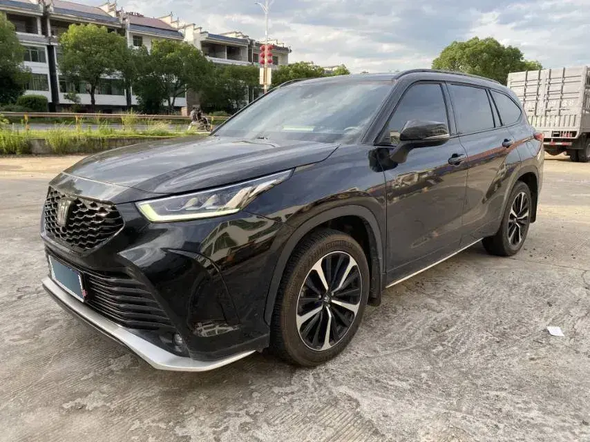 2022 Toyota Crown Kluger 2.0T 248HP L4 8AT