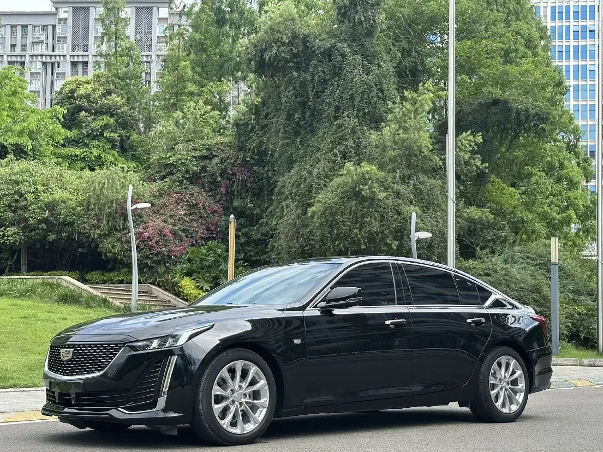 2023 Cadillac CT5 2.0T 237HP L4 10AT