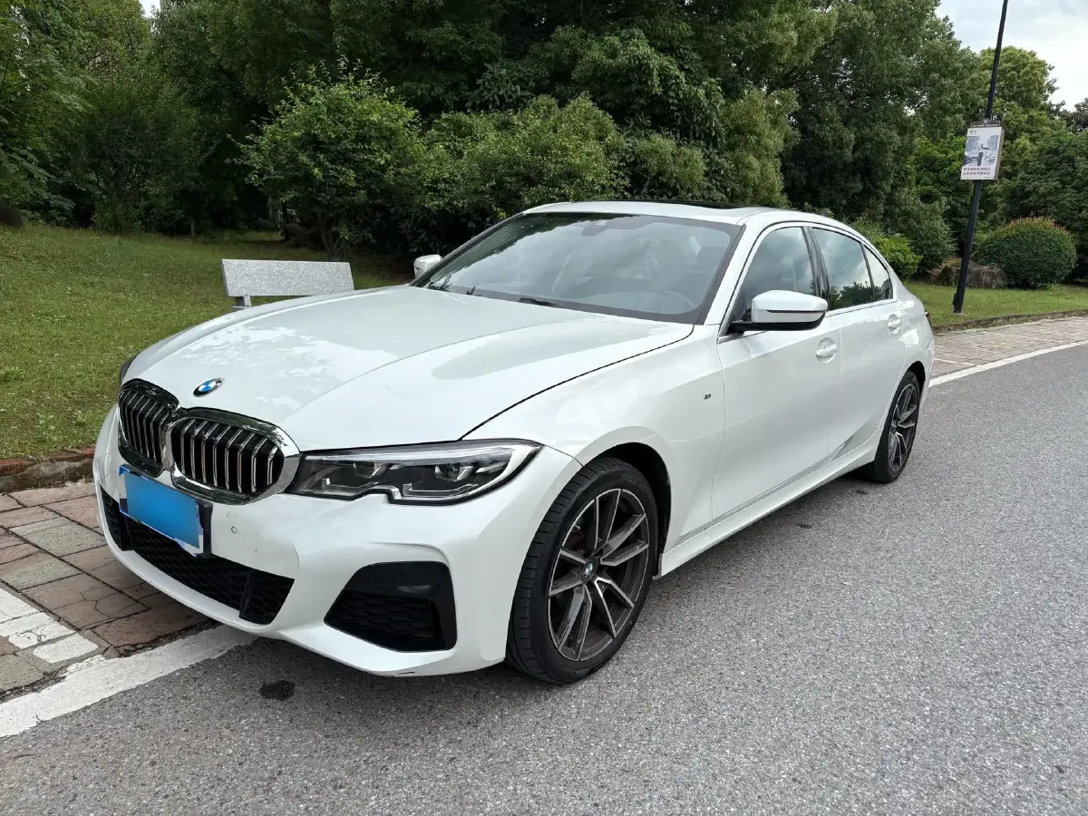 2022 BMW 3 Series 2.0T 184HP L4 8AT