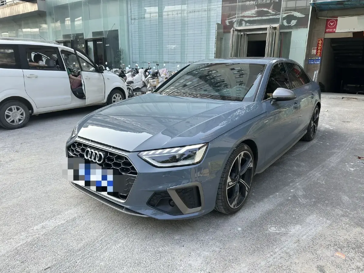 2022 Audi A4L 2.0T 190HP L4 7DCT