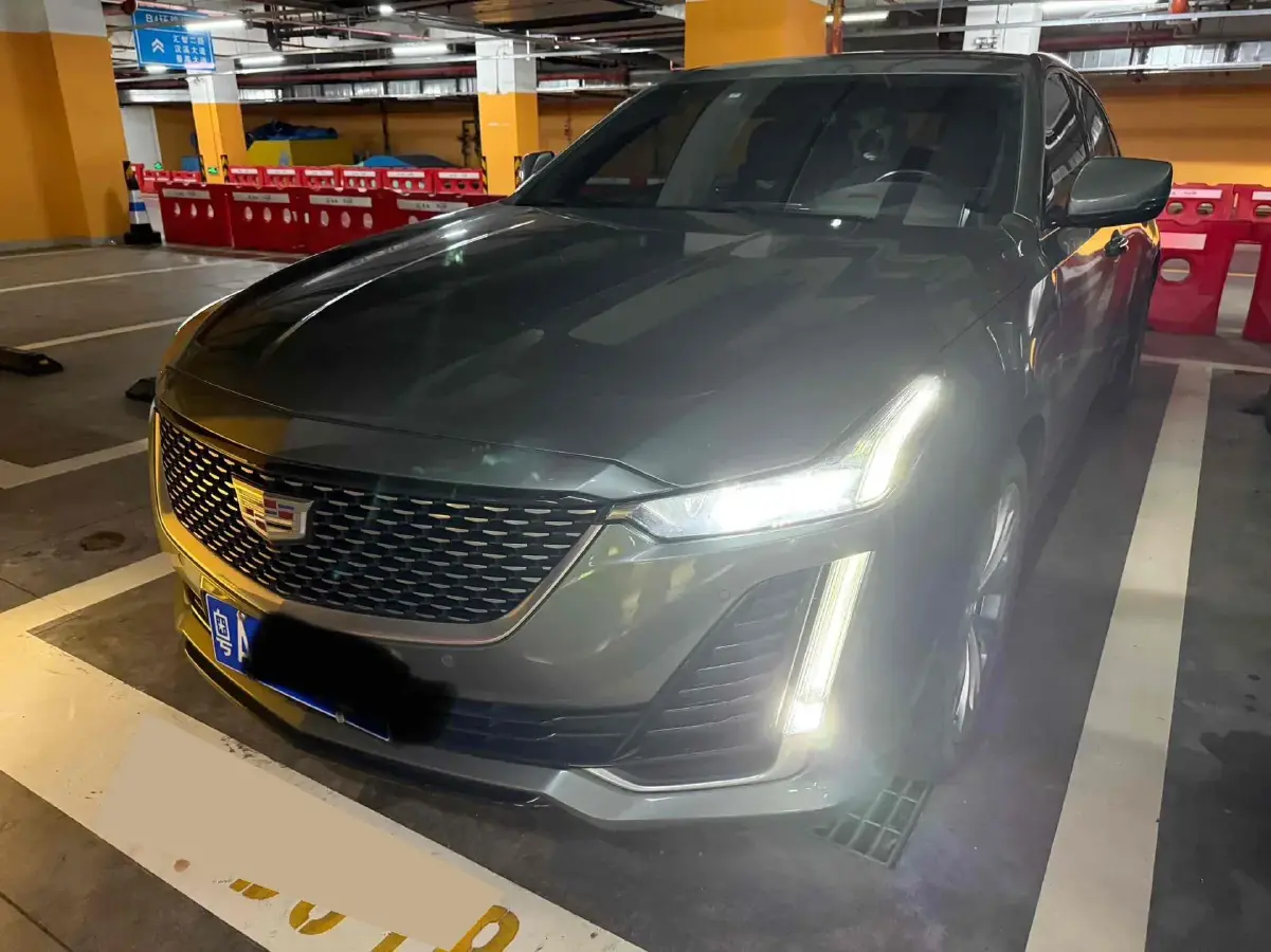 2022 Cadillac CT5 2.0T 237HP L4 10AT