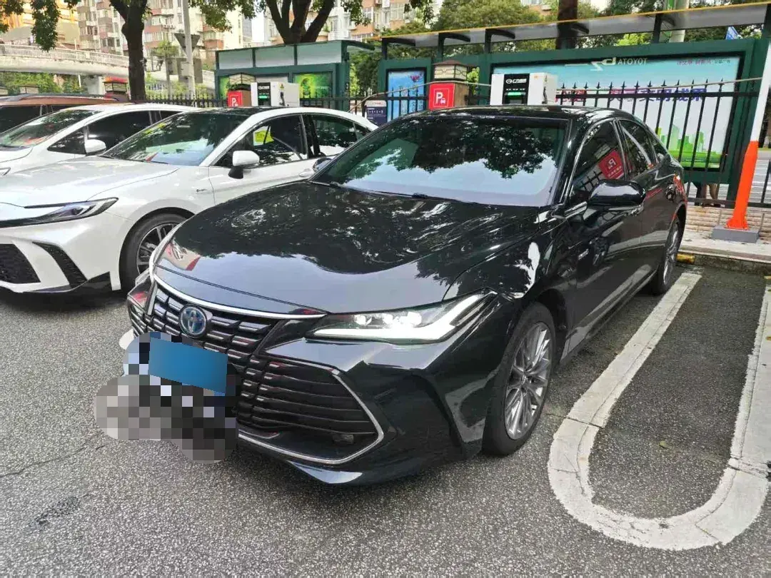 2022 Toyota Avalon 2.5L 178HP L4 E-CVT Hybrid