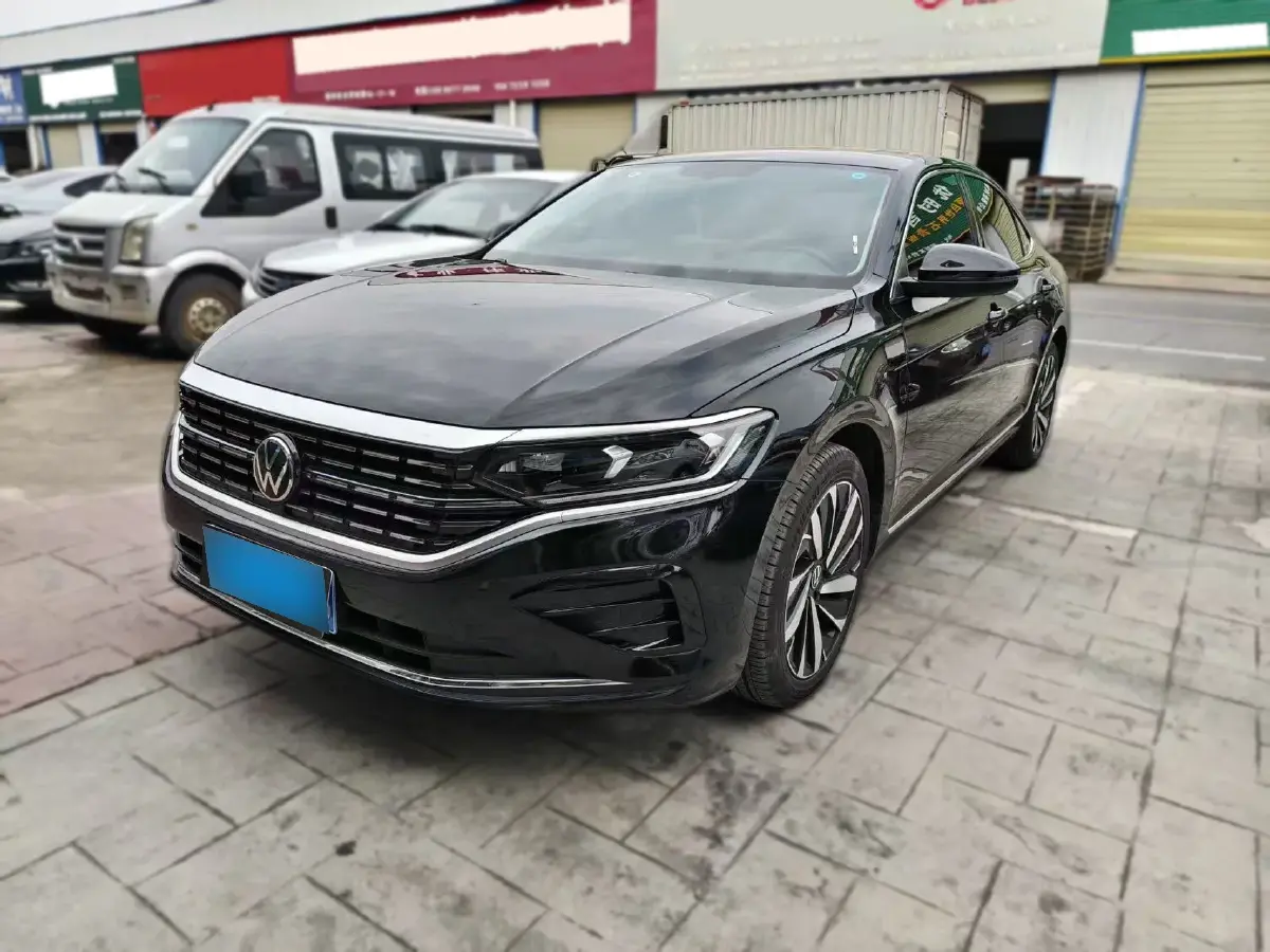 2023 Volkswagen Passat 2.0T 186HP L4 7DCT