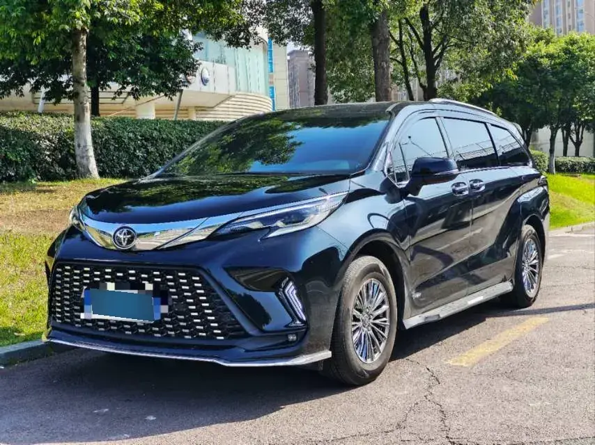 2024 Toyota Granvia 2.5L 189HP L4 E-CVT Hybrid