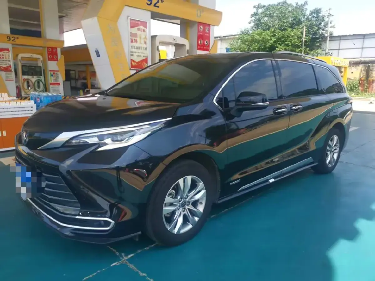 2021 Toyota Sienna 2.5L 192HP L4 E-CVT Hybrid