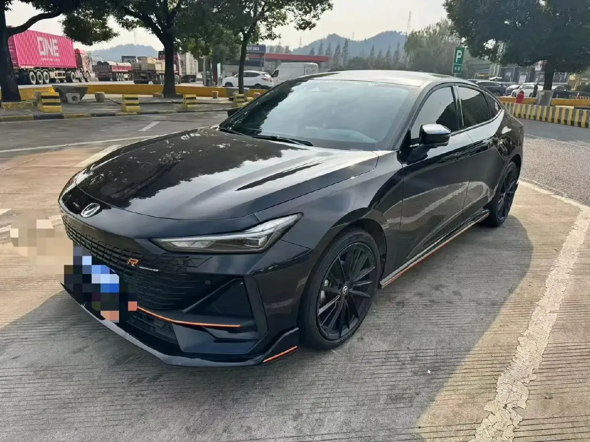 2023 ChangAn UNI-V 1.5T 188HP L4 7DCT