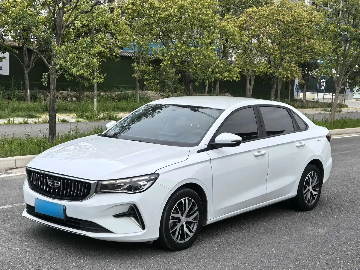 2022 Geely Emgrand 1.5L 114HP L4 CVT