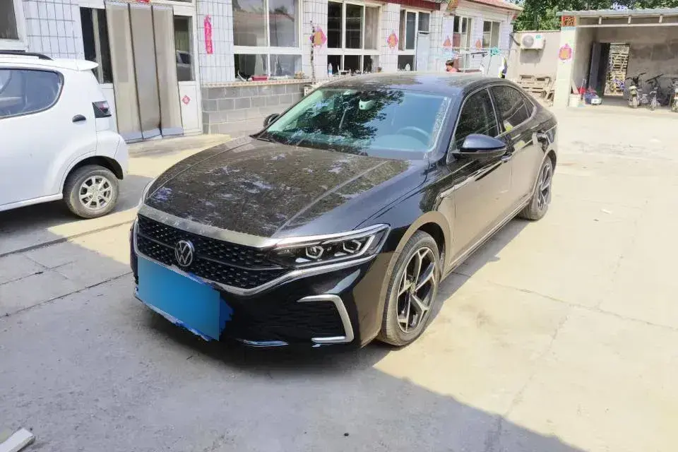 2024 Volkswagen Passat 2.0T 220HP L4 7DCT