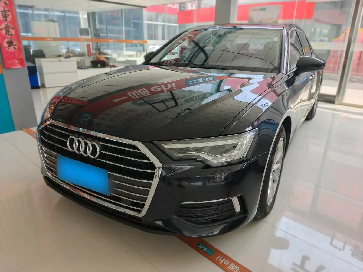 2022 Audi A6L 2.0T 190HP L4 7DCT