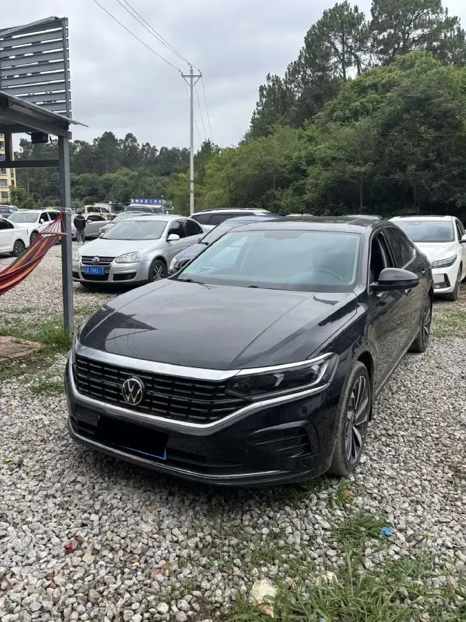 2023 Volkswagen Passat 2.0T 186HP L4 7DCT