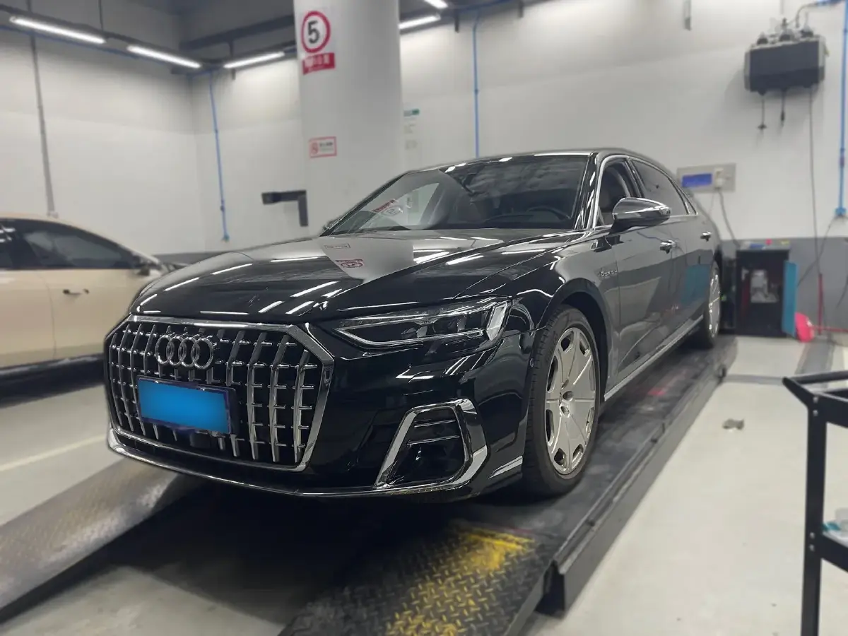 2024 Audi A8 3.0T 340HP V6 8AT