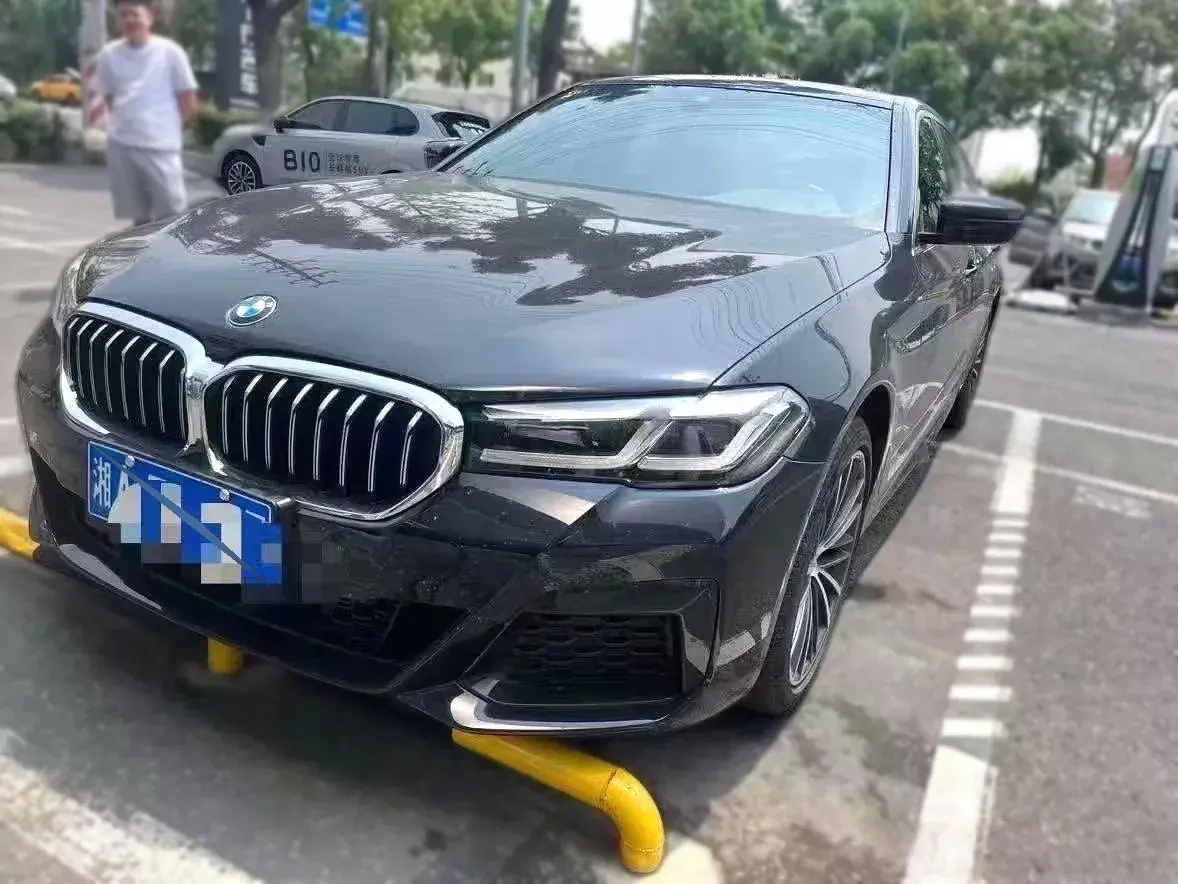 2023 BMW 5 Series 2.0T 245HP L4 8AT