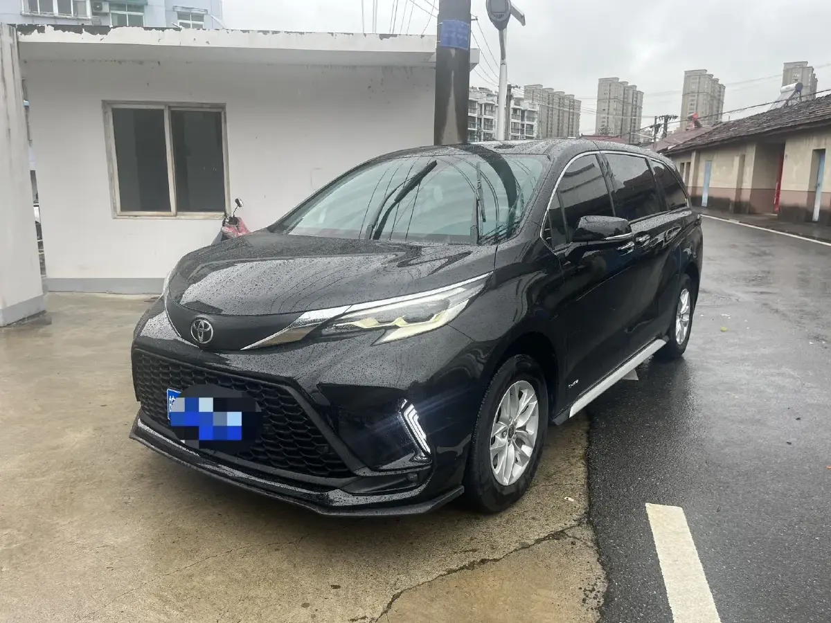 2024 Toyota Granvia 2.5L 189HP L4 E-CVT Hybrid