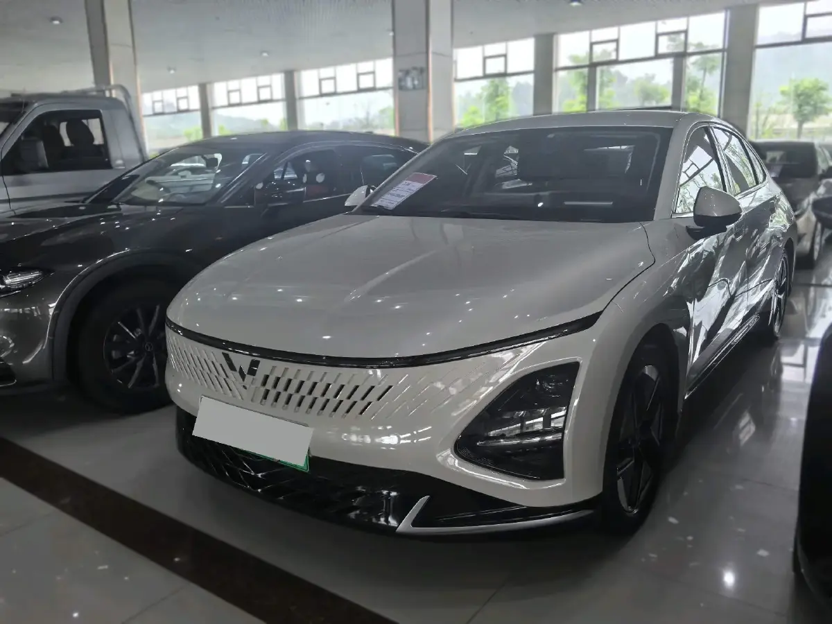 2024 WuLing XingGuang 1.5L 106HP L4 E-CVT PHEV 20.5KWH