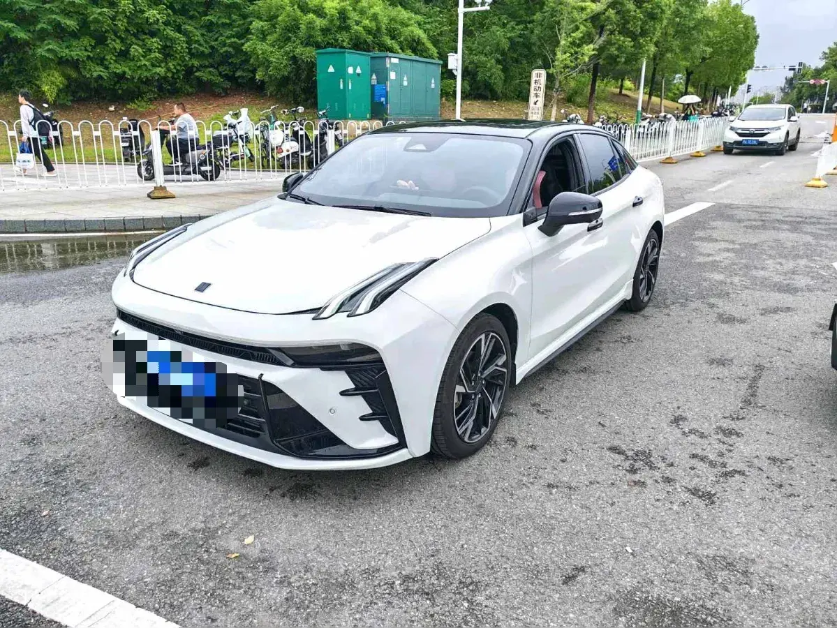 2025 LYNK&CO 03 1.5T 181HP L4 7DCT