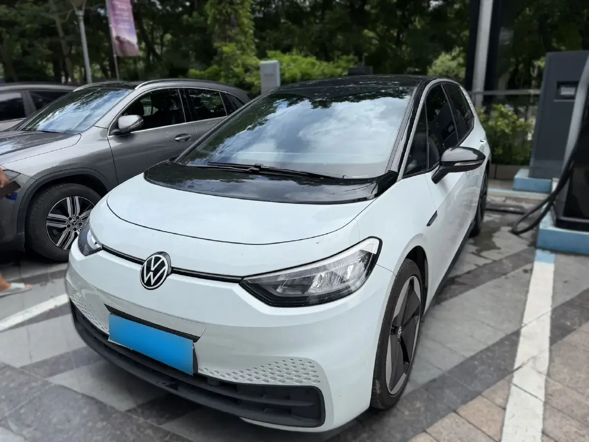 2023 Volkswagen ID.3 BEV 52.8KWH