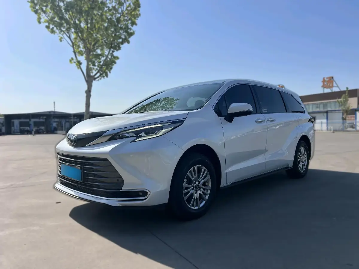 2021 Toyota Sienna 2.5L 192HP L4 E-CVT Hybrid