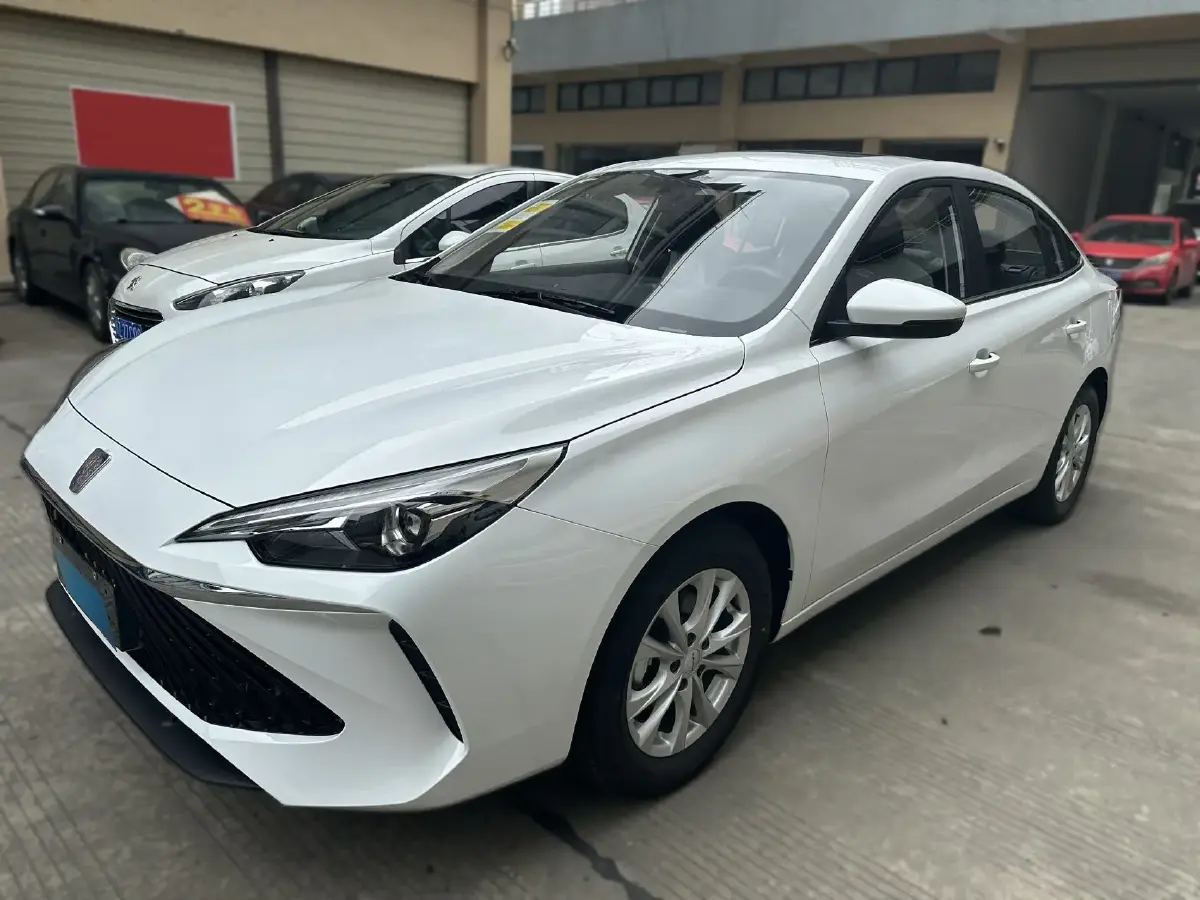 2023 Roewe i5 1.5L 129HP L4 CVT