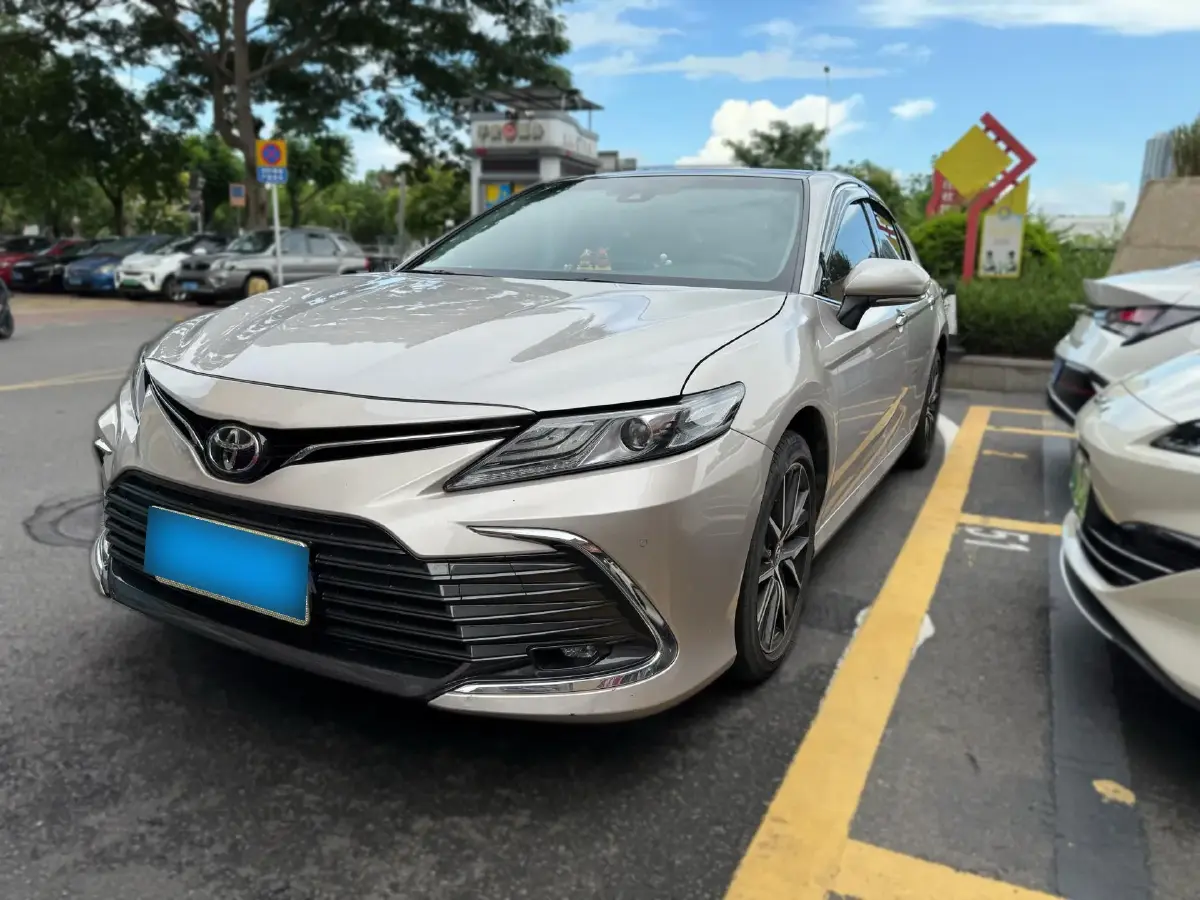 2021 Toyota Camry 2.5L 209HP L4 8AT