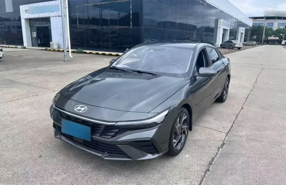 2023 Hyundai Elantra 1.5L 115HP L4 CVT