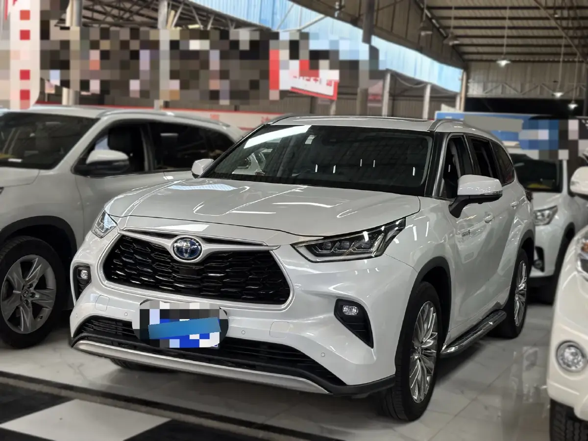2022 Toyota Highlander 2.5L 192HP L4 E-CVT Hybrid