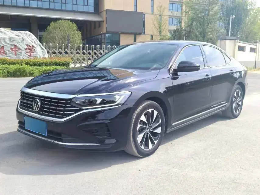 2022 Volkswagen Passat 2.0T 186HP L4 7DCT