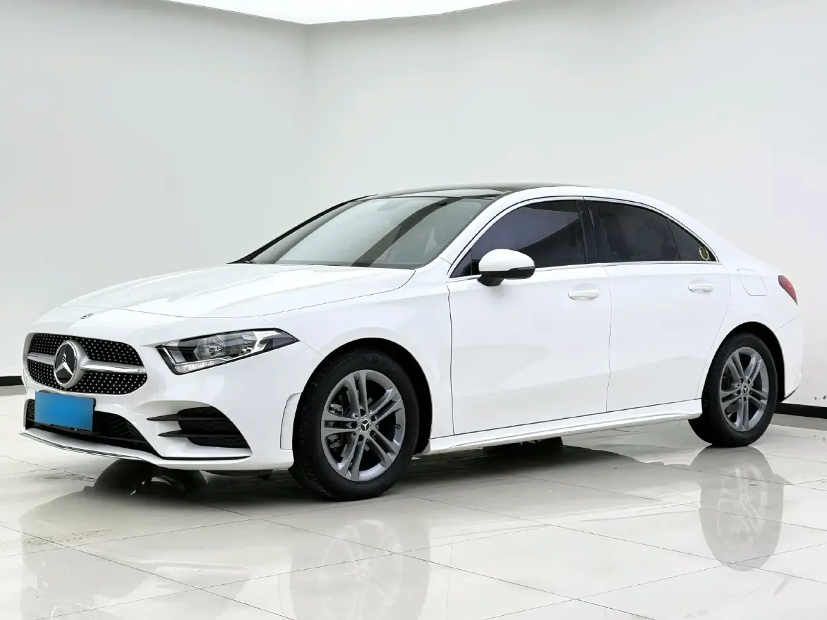 2022 Mercedes-Benz A Class 1.3T 136HP L4 7DCT