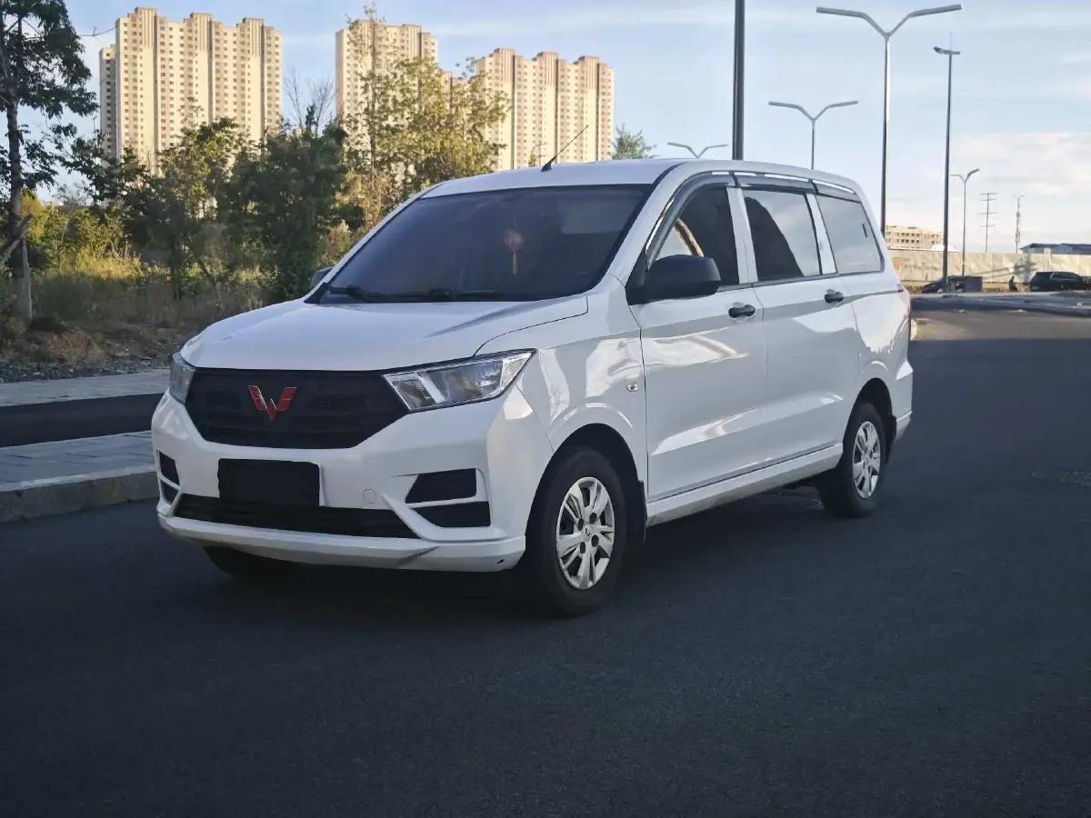 2021 WuLing HongGuang 1.5L 99HP L4 6MT