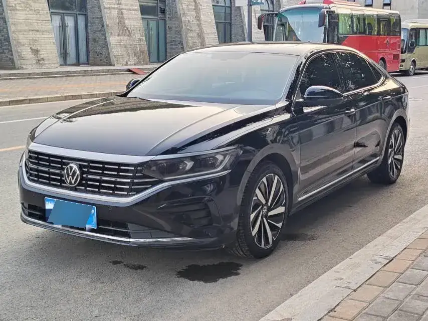 2022 Volkswagen Passat 2.0T 186HP L4 7DCT