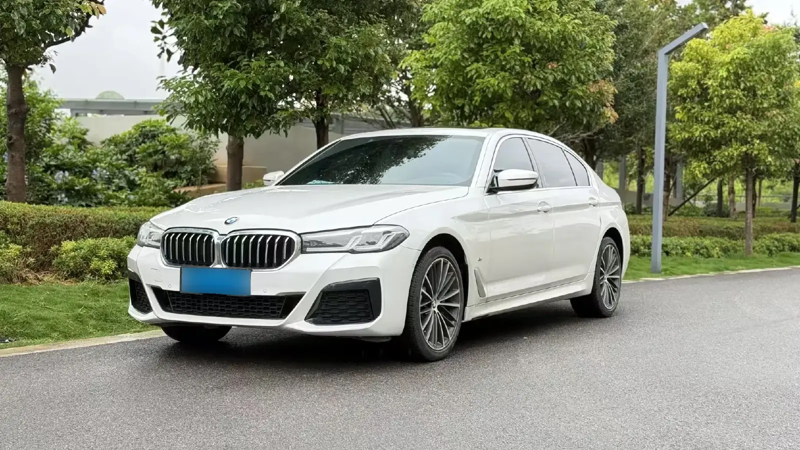 2023 BMW 5 Series 2.0T 245HP L4 8AT